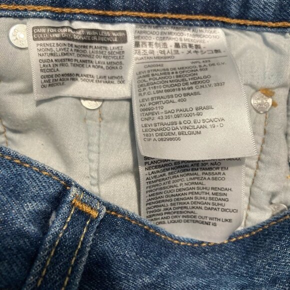 LEVI’S 501 Sz 26 Distressed Button Fly Premium Denim Jean Shorts - Picture 8 of 10